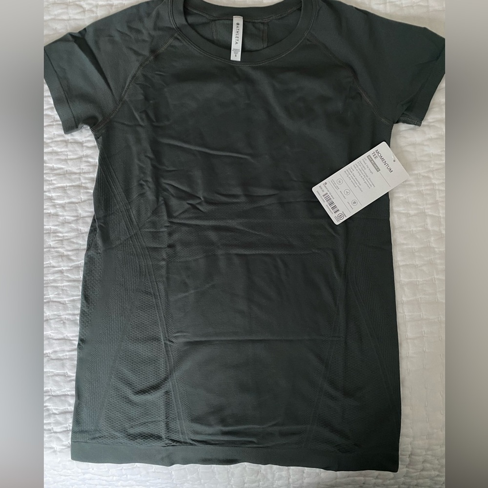 NWT Athleta Momentum Tee, olive green, size small